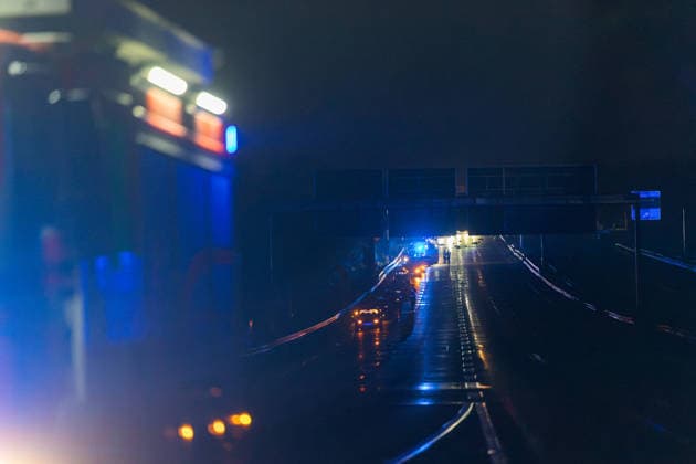 Cyclist Struck by Car on Highway and Fatally Injured; 14 Vehicles Involved On the night of October 2, 2026, a fatal accident occurred on the A 66 between Wallau and the Wiesbaden Interchange. A cyclist was stru