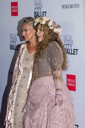 October 1, 2026, New York, New York, United States: (L-R) Sarah Jessica Parker and Stevie Nicks attend.The New York City Ballet 2026 Fall Gala at David H. Koch Theater, Lincoln Center on October 01, 2026 in New York City. New York United States  - ZUMAs197 20261001_aaa_s197_931 Copyright: xRonxAdarx