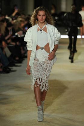 PFW - Isabel Marant Runway A model walks the runway during the Balmain Womenswear Spring Summer 2027 show as part of Paris Fashion Week on September 30, 2026 in Paris, France. Photo by Alain-Gil Gonzalez ABACAPRESS.COM Paris France  Copyright: xGonzalezxAlain-Gil ABACAx