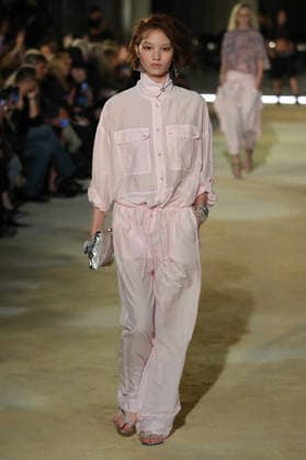 PFW - Isabel Marant Runway A model walks the runway during the Balmain Womenswear Spring Summer 2027 show as part of Paris Fashion Week on September 30, 2026 in Paris, France. Photo by Alain-Gil Gonzalez ABACAPRESS.COM Paris France  Copyright: xGonzalezxAlain-Gil ABACAx
