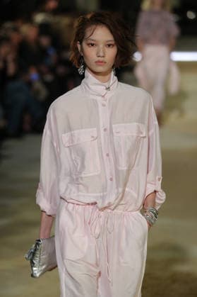 PFW - Isabel Marant Runway A model walks the runway during the Balmain Womenswear Spring Summer 2027 show as part of Paris Fashion Week on September 30, 2026 in Paris, France. Photo by Alain-Gil Gonzalez ABACAPRESS.COM Paris France  Copyright: xGonzalezxAlain-Gil ABACAx