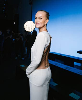 Laeticia Hallyday at the Messika Spring Summer 2027 Women’s Ready-to-Wear Collection fashion show during Paris Fashion Week (PFW) at the Grand Palais on October 1, 2026. Sam Delpech, Bestimage. Celebrities at Messika’s Spring Summer 2027 Women’s Ready-to-Wear Collection fashion show at Paris Fashion Week (PFW) at the Grand Palais on October 1, 2026, Paris, France  Copyright: xSamxDelpechx xBestimagexSamxDelpechx xBestimagex