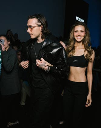 Brooklyn Beckham and his wife Nicola Peltz at the Messika Spring Summer 2027 Women’s Ready-to-Wear Collection fashion show during Paris Fashion Week (PFW) at the Grand Palais on October 1, 2026. Sam Delpech, Bestimage. Celebs at Messika’s Spring Summer 2027 Women’s Ready-to-Wear Collection fashion show during Paris Fashion Week (PFW) at the Grand Palais on October 1, 2026, Paris, France  Copyright: xSamxDelpechx xBestimagexSamxDelpechx xBestimagex