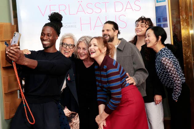 Eugene Boateng, Doris Dörrie, Angela Winkler, Laura Tonke, Josef Ellers, Via Jikeli, and Yvonne Yung Hee Bormann at the special screening of the film *Frau Winkler verlässt das Haus* at Cinema Paris, Berlin, October 1, 2026 Foto:xS.xGabschx xFuturexImagex winkler_6043