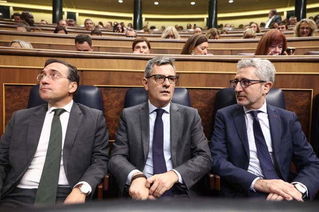 Congress Votes on the Housing Decrees I D The Minister of Foreign Affairs, the European Union, and Cooperation, José Manuel Albares; the Minister of the Presidency, Justice, and Relations with Parliament, Félix Bolanos; and the Minister of Finance, Arcadi Espana, during a plenary session in the Congress of Deputies on October 2, 2026, in Madrid, Spain. Congress is voting today on whether to ratify or repeal the two Royal Decrees on housing issued by the government this week in the Official State Gazette (BOE). Specifically, these are Royal Decree-Law 26 of 2026, dated September 29, which adopts urgent measures to protect the social function of housing and expand the supply of affordable housing, and Royal Decree-Law 27 2026, dated Septembe Copyright: xEduardoxParrax 7814549