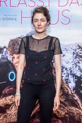 ABB FRAUWINKLER Amy Benkenstein on the red carpet at the special screening of the feature film *Frau Winkler Leaves the House* at the Cinema Paris in Berlin on October 1, 2026, Berlin, Germany