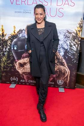 ABB FRAUWINKLER s Jasmin Shakeri on the red carpet at the special screening of the feature film *Frau Winkler Leaves the House* at the Cinema Paris in Berlin on October 1, 2026, Berlin, Germany