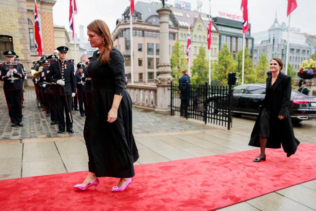 Ceremonial Opening of the Storting, Oslo, October 2, 2026. Minister of Trade and Industry Cecilie Myrseth (left) on her way into the ceremonial opening of the 171st Storting. Photo by Jonas Been Henriksen, NTB, Oslo, Norway. 1foxTErvCjA EDITORIAL USE ONLY Ref POL1foxTErvCjA jpg  Copyright: xJonasxBeenxHenriksenx xNTBx