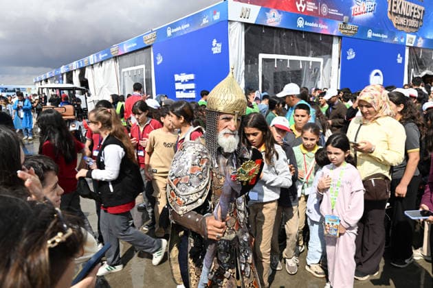 TEKNOFEST Southeast in Turkiye s Sanliurfa SANLIURFA, TURKIYE - OCTOBER 02: 72-year-old Hasan Keskin, wearing a replica warrior costume specially made for him is seen at TEKNOFEST Southeast, world s largest aviation, space, and technology festival continues at the Sanliurfa GAP Airport for its 15th edition in Sanliurfa, Turkiye on October 02, 2026. Adsiz Gunebakan Anadolu Sanliurfa Turkey. Editorial use only. Please get in touch for any other usage.  Copyright: x2026xAnadoluxAdsizxGunebakanx