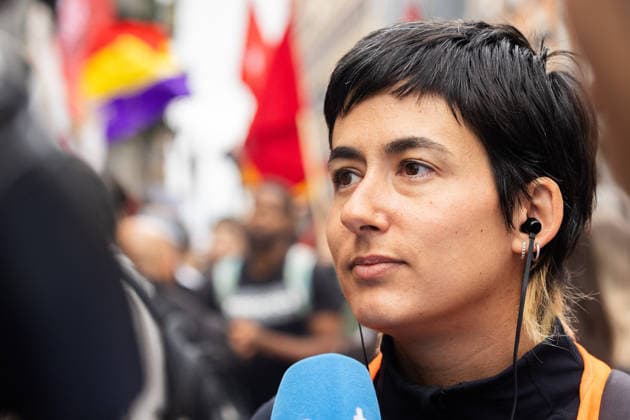 October 2, 2026, Madrid, Madrid, SPAIN: The spokeswoman for the Tenants Union, ALICIA DEL RIO, on the outskirts of the Congress of Deputies while the session is being held to approve or reject the Maricarmen decrees that intervene in the housing market. The Union maintains a camp with more than 1,200 stores in Puerta del Sol after an investment fund evicted the 87-year-old woman to put the apartment she paid for 70 years for tourist rental. Madrid SPAIN - ZUMAl221 20261002_zip_l221_024 Copyright: xIgnacioxLopezxIsasmendix