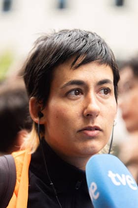 October 2, 2026, Madrid, Madrid, SPAIN: The spokeswoman for the Tenants Union, ALICIA DEL RIO, on the outskirts of the Congress of Deputies while the session is being held to approve or reject the Maricarmen decrees that intervene in the housing market. The Union maintains a camp with more than 1,200 stores in Puerta del Sol after an investment fund evicted the 87-year-old woman to put the apartment she paid for 70 years for tourist rental. Madrid SPAIN - ZUMAl221 20261002_zip_l221_019 Copyright: xIgnacioxLopezxIsasmendix