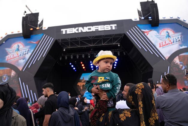 TEKNOFEST Southeast in Turkiye s Sanliurfa SANLIURFA, TURKIYE - OCTOBER 02: TEKNOFEST Southeast, world s largest aviation, space, and technology festival welcomes its visitors on the third day at the Sanliurfa GAP Airport for its 15th edition in Sanliurfa, Turkiye on October 02, 2026. Arman Onal Anadolu Sanliurfa Turkey. Editorial use only. Please get in touch for any other usage.  Copyright: x2026xAnadoluxArmanxOnalx