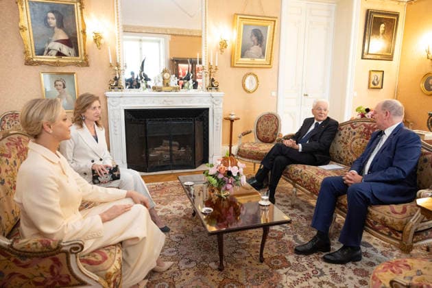 October 2, 2026, Principato Di Monaco: A handout picture, provided by Quirinale Press Office, shows Italian President of the Republic Sergio Mattarella and his daughter Laura at the Prince s Palace, with Prince Albert II of Monaco and Princess Charlene, Monaco, 2 October 2026. ANSA Quirinale Press Office +++ ANSA PROVIDES ACCESS TO THIS HANDOUT PHOTO TO BE USED SOLELY TO ILLUSTRATE NEWS REPORTING OR COMMENTARY ON THE FACTS OR EVENTS DEPICTED IN THIS IMAGE - NO ARCHIVING - NO LICENSING - NPK Principato Di Monaco  - ZUMAa110 20261002_zaf_a110_017 Copyright: xFrancescoxAmmendolax
