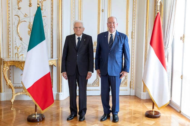 October 2, 2026, Principato Di Monaco: A handout picture, provided by Quirinale Press Office, shows Italian President of the Republic Sergio Mattarella with Prince Albert II of Monaco at the Prince s Palace, Monaco, 2 October 2026. ANSA Quirinale Press Office +++ ANSA PROVIDES ACCESS TO THIS HANDOUT PHOTO TO BE USED SOLELY TO ILLUSTRATE NEWS REPORTING OR COMMENTARY ON THE FACTS OR EVENTS DEPICTED IN THIS IMAGE - NO ARCHIVING - NO LICENSING - NPK Principato Di Monaco  - ZUMAa110 20261002_zaf_a110_019 Copyright: xFrancescoxAmmendolax