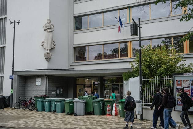 Students clash with police during high-school mobilization in Nancy NANCY, FRANCE - OCTOBER 2: Students gather around several schools and clash with police forces as a nationwide high-school mobilization continues over school conditions and demands for greater education resources in Nancy, France on October 2, 2026. Police deploy security units around several locations as demonstrations and blockades continue. Muhammed Said Tako Anadolu Nancy France. Editorial use only. Please get in touch for any other usage.  Copyright: x2026xAnadoluxMuhammedxSaidxTakox