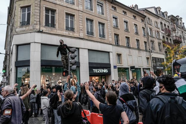 Students clash with police during high-school mobilization in Nancy NANCY, FRANCE - OCTOBER 2: Students gather around several schools and clash with police forces as a nationwide high-school mobilization continues over school conditions and demands for greater education resources in Nancy, France on October 2, 2026. Police deploy security units around several locations as demonstrations and blockades continue. Muhammed Said Tako Anadolu Nancy France. Editorial use only. Please get in touch for any other usage.  Copyright: x2026xAnadoluxMuhammedxSaidxTakox