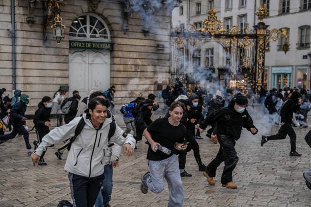 Students clash with police during high-school mobilization in Nancy NANCY, FRANCE - OCTOBER 2: Students gather around several schools and clash with police forces as a nationwide high-school mobilization continues over school conditions and demands for greater education resources in Nancy, France on October 2, 2026. Police deploy security units around several locations as demonstrations and blockades continue. Muhammed Said Tako Anadolu Nancy France. Editorial use only. Please get in touch for any other usage.  Copyright: x2026xAnadoluxMuhammedxSaidxTakox