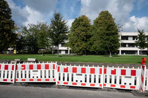 The GALERIA department store chain has filed for bankruptcy for the fourth time; feature, background image, stock photo, construction site barriers, signal lights, at the former Galeria corporate headquarters in Essen, October 2, 2026