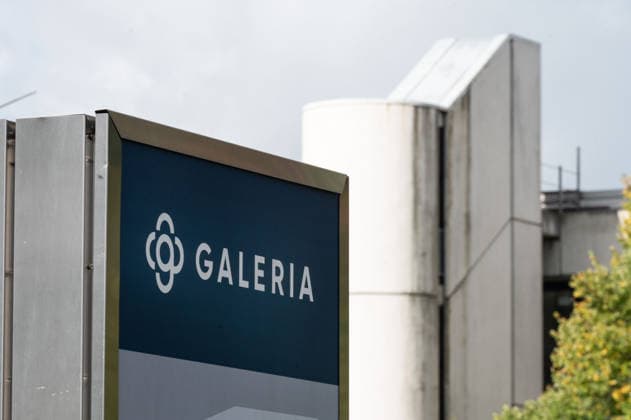 The GALERIA department store chain has filed for bankruptcy for the fourth time; feature, background image, stock photo, construction site barriers, signal lights, at the former Galeria corporate headquarters in Essen, October 2, 2026