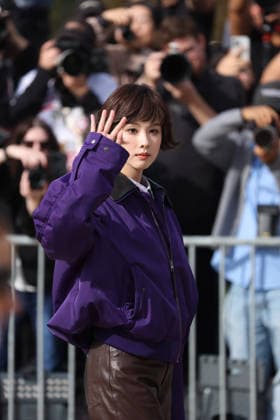 PARIS, FRANCE - OCTOBER 02: Chinese artist Chen Duling attends the LOEWE Spring Summer 2027 show during Paris Fashion Week on October 2, 2026 in Paris, France.  Copyright: xVCGx 111671217212