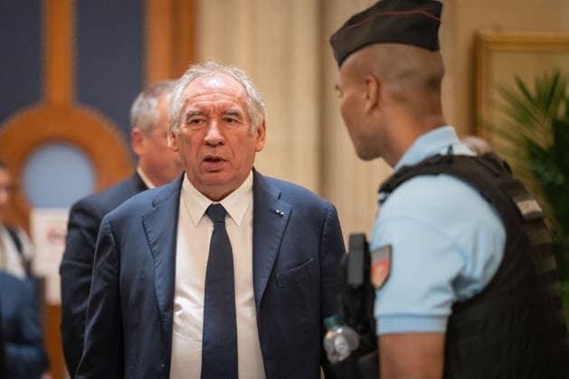 Francois Bayrou Trial Break - Paris AJ French politician Francois Bayrou leaves the courtroom in a break during a hearing of the appeal trial over the alleged misuse of European Parliament funds to pay fictitious parliamentary assistants for the centrist party MoDem, at the Paris courthouse in Paris on October 2, 2026. Former Prime minister F. Bayrou and ten former MoDem executives must answer, starting September 9, 2026, before the Paris appeal court for misappropriation of funds in the case of the MEP assistants, a ten-year-old case in which the former Prime Minister had been acquitted at first instance. Photo by Alexis Jumeau ABACAPRESS.COM Paris France  Copyright: xJumeauxAlexis ABACAx