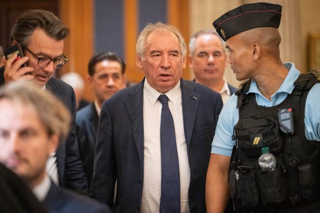 Francois Bayrou Trial Break - Paris AJ French politician Francois Bayrou leaves the courtroom in a break during a hearing of the appeal trial over the alleged misuse of European Parliament funds to pay fictitious parliamentary assistants for the centrist party MoDem, at the Paris courthouse in Paris on October 2, 2026. Former Prime minister F. Bayrou and ten former MoDem executives must answer, starting September 9, 2026, before the Paris appeal court for misappropriation of funds in the case of the MEP assistants, a ten-year-old case in which the former Prime Minister had been acquitted at first instance. Photo by Alexis Jumeau ABACAPRESS.COM Paris France  Copyright: xJumeauxAlexis ABACAx