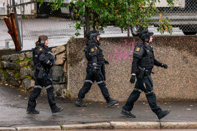 Explosion in Okern, Oslo Oslo 20261002 Police are evacuating an area and establishing a security perimeter around the building following a possible explosion in Okern, Oslo Photo by Jonas Been Henriksen, NTB Oslo, Norway wcMBFhtGhVU EDITORIAL USE ONLY Ref BNCwcMBFhtGhVU jpg  Copyright: xJonasxBeenxHenriksenx xNTBx