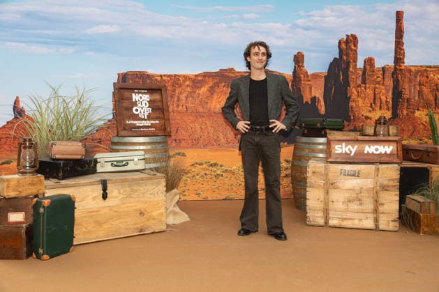 News - PHOTOCALL - SKY - NORD SUD OVEST EST LA LEGGENDARIA STORIA DEGLI 883 Ruben Arpea during PHOTOCALL - SKY - NORD SUD OVEST EST LA LEGGENDARIA STORIA DEGLI 883 , News in Milano , Italy, October 02 2026 Milano Pelota Italy Copyright: xLucaxMichelix xLiveMediax LPN_2713278