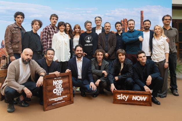 News - PHOTOCALL - SKY - NORD SUD OVEST EST LA LEGGENDARIA STORIA DEGLI 883 Il Cast con attori, sceneggiatori e regista di Nord Sud Ovest Est La leggendaria storia degli 883 during PHOTOCALL - SKY - NORD SUD OVEST EST LA LEGGENDARIA STORIA DEGLI 883 , News in Milano , Italy, October 02 2026 Milano Pelota Italy Copyright: xLucaxMichelix xLiveMediax LPN_2713312