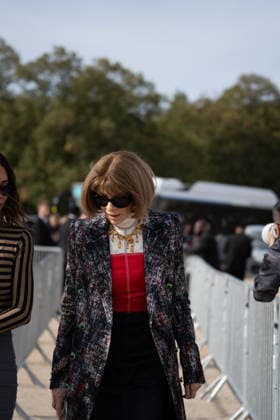 IPA89217310 - Paris, France, October 2, 2026. Guests arrive at the LOEWE Spring Summer 2027 show during Paris Fashion Week.  Copyright: xGINEVRAxFATARELLAx xx IPA89217310