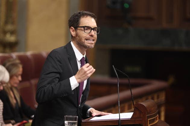 Congress Votes on Housing Decrees PP Representative Sergio Sayas during a plenary session in the Congress of Deputies on October 2, 2026, in Madrid, Spain. Congress is voting today on whether to ratify or repeal the two Royal Decrees on housing issued by the government this week in the Official State Gazette (BOE). Specifically, these are Royal Decree-Law 26 2026, dated September 29, which adopts urgent measures to protect the social function of housing and expand the supply of affordable housing, and Royal Decree-Law 27 2026, of September 29, adopting urgent measures to strengthen the stability of lease agreements for primary residences. OCTOBER 2, 2026 Madrid, Madrid, Spain Copyright: xEduardoxParrax 7815405