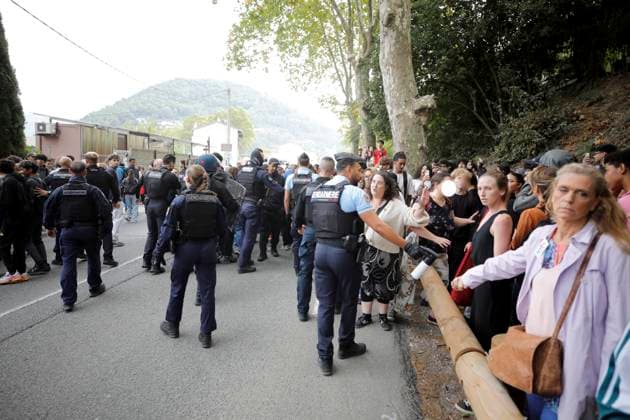 Blockade at Goscinny High School in Drap 06 PHOTOPQR NICE MATIN Dylan Meiffret Drap October 2, 2026 Blockade at Goscinny High School in Drap, France Fires have broken out at several schools in France, as students protest by blockading educational institutions nationwide over school funding and learning conditions Drap, France  Copyright: xPHOTOPQR NICExMATIN MAXPPPxDylanxMeiffretx 20261002NIM1396 20261002NIM1396