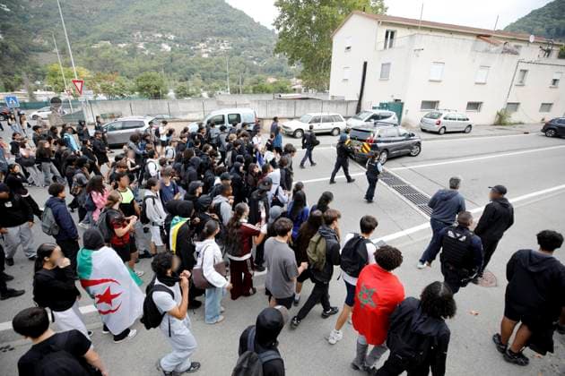 Blockade at Goscinny High School in Drap 06 PHOTOPQR NICE MATIN Dylan Meiffret Drap October 2, 2026 Blockade at Goscinny High School in Drap, France Fires have broken out at several schools in France, as students protest by blockading educational institutions nationwide over school funding and learning conditions Drap, France  Copyright: xPHOTOPQR NICExMATIN MAXPPPxDylanxMeiffretx 20261002NIM1404 20261002NIM1404