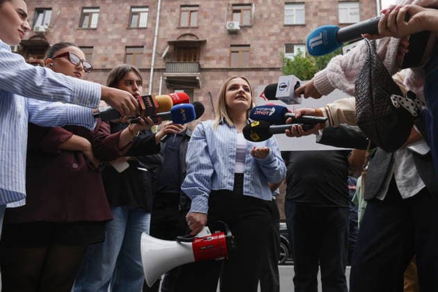 ARMENIA, YEREVAN - OCTOBER 2, 2026: People protest near the building of the Armenian National Security Service. On October 1, an Azerbaijanian soldier shot at and wounded a woman in a leg in Syunik Province. Alexander Patrin TASS  98668588
