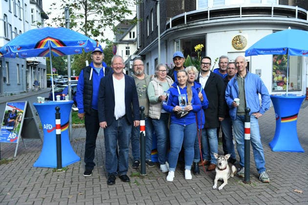 AfD Oberhausen information booth on October 2, 2026, at the Osterfelder Markt in Oberhausen. Members of the Oberhausen district association are manning the booth. Also present is AfD state legislative candidate Kevin Burmeister. xRx