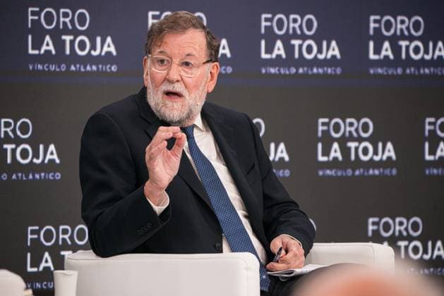 Second Day of the La Toja Vínculo Atlántico Forum Former Prime Minister Mariano Rajoy, during the La Toja Vínculo Atlántico Forum, on October 2, 2026, in O Grove, Pontevedra, Galicia, Spain. The La Toja Vínculo Atlántico Forum is a renowned annual forum for debate and reflection focused on the defense of liberal democracy, the Atlantic partnership, and international cooperation. Founded in 2019 on the initiative of Josep Piqué, Amancio López Seijas, and the Hotusa Group, it brings together prominent political and business leaders, academics, and representatives of civil society on the island of La Toja. OCTOBER 2, 2026 Elena Ferná O Grove, Pontevedra, Galicia O Grove, Pontevedra, Galicia, Spain Copyright: xElenaxFernandezx 7815475