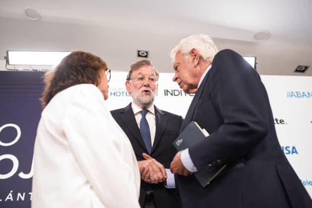 Second day of the La Toja Vínculo Atlántico Forum: Former Prime Ministers Mariano Rajoy (center) and Felipe González (right) during the La Toja Vínculo Atlántico Forum on October 2, 2026, in O Grove, Pontevedra, Galicia, Spain. The La Toja Vínculo Atlántico Forum is a renowned annual forum for debate and reflection focused on the defense of liberal democracy, the Atlantic alliance, and international cooperation. Founded in 2019 on the initiative of Josep Piqué, Amancio López Seijas, and the Hotusa Group, it brings together prominent political and business leaders, academics, and representatives of civil society on the island of La Toja. OCTOBER 2, 2026 Elena Ferná O Grove, Pontevedra, Galicia O Grove, Pontevedra, Galicia, Spain Copyright: xElenaxFernandezx 7815555