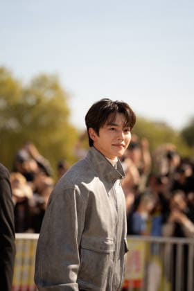PFW - Celebrities Arriving At Loewe Show Song Kang attending the Loewe Womenswear Spring Summer 2027 show as part of Paris Fashion Week on October 2, 2026 in Paris, France. Photo by Ginevra Fatarella ABACAPRESS.COM Paris France  Copyright: xIPA ABACAx