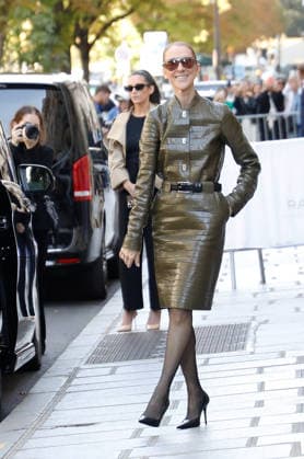 Céline Dion was cheered by her fans as she left the Royal Monceau Hotel, before heading to the Paris La Défense Arena to continue her concert series, October 2, 2026 Marc Ausset Lacroix Bestimage Céline Dion is cheered by fans as she leaves the Royal Monceau Hotel, before heading to the Paris La Défense Arena to continue her concert series on October 2, 2026 Paris, France  Copyright: xMarcxAussetxLacroixx xBestimagexMarcxAussetxLacroixx xBestimagex