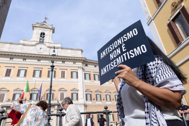 IPA89220678 - Protest in Piazza Montecitorio in Rome against the passage of the Anti-Semitism Decree-Law  Copyright: xMatteoxNardonex xx IPA89220678