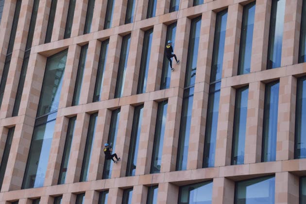 October 2, 2026, London, England, United Kingdom: People abseil down the Francis Crick Institute building to raise money for Cancer Research UK. London United Kingdom - ZUMAv130 20261002_zip_v130_007 Copyright: xVukxValcicx