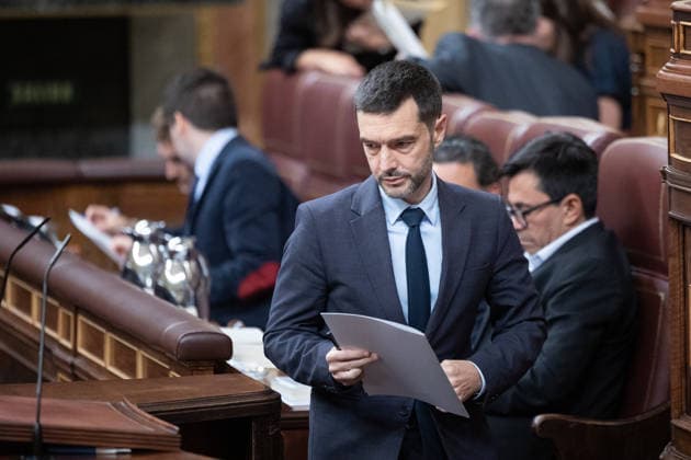 Congress Votes on Housing Decrees Pablo Bustinduy, Minister of Social Rights, Consumer Affairs, and the 2030 Agenda, during a plenary session in the Congress of Deputies on October 2, 2026, in Madrid, Spain. Congress is voting today on whether to ratify or repeal the two Royal Decrees on housing issued by the government this week in the Official State Gazette (BOE). Specifically, these are Royal Decree-Law No. 26 of 2026, dated September 29, which adopts urgent measures to protect the social function of housing and expand the supply of affordable housing, and Royal Decree-Law 27 2026, dated September 29, adopting urgent measures to strengthen the stability of lease agreements for primary residences OCTOBER 2, 2026 Jesús Hellí Madrid Madrid Copyright: xJesusxHellinx 7815680