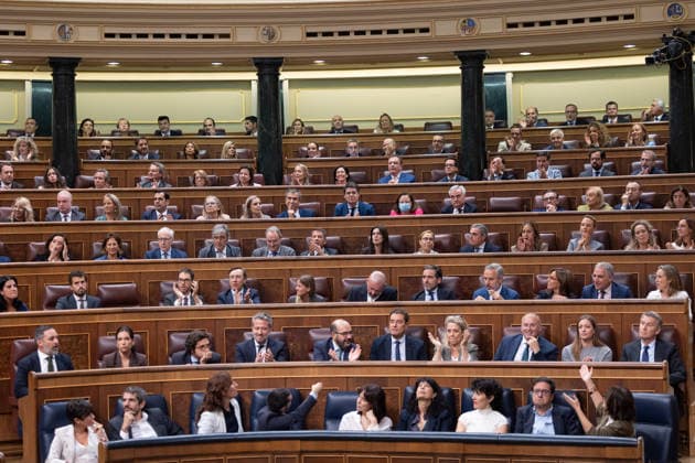 Congress Votes on Housing Decrees: Members of Congress during a plenary session at the Congress of Deputies on October 2, 2026, in Madrid, Spain. Congress is voting today on whether to ratify or repeal the two Royal Decrees on housing issued by the government this week in the Official State Gazette (BOE). Specifically, these are Royal Decree-Law 26 2026, of September 29, which adopts urgent measures to protect the social function of housing and expand the supply of affordable housing, and Royal Decree-Law 27 2026, dated September 29, adopting urgent measures to strengthen the stability of lease agreements for primary residences OCTOBER 2, 2026 Jesús Hellí Madrid Madrid Spain Copyright: xJesusxHellinx 7815718