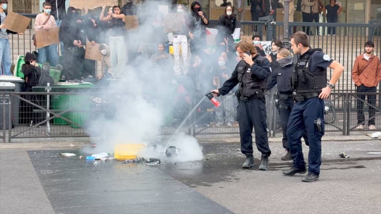 Student Protest - Paris Videograbs - Students are blocking access to the National School of Physical Chemistry and Biology in Paris (ENCPB – Pierre-Gilles-de-Gennes High School) in the 13th arrondissement of Paris during the student protest in Paris, France, on October 2, 2026. Since late September, students have been organizing protests outside their schools to highlight various issues, ranging from class schedules and class sizes to teacher shortages and excessive heat in classrooms during this year’s heat waves. These protests began in Île-de-France, the Paris region, but have now spread to other cities across the country. Photo by CLPRESS ABACAPRESS.COM Paris France  Copyright: xCLPRESS ABACAx