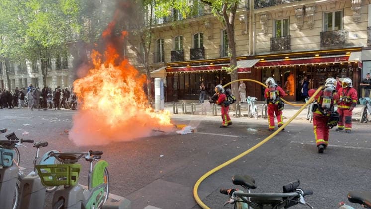 Student Protest at Place de la Nation - Paris Videograbs - Clashes between students and police as protesting students carry out blockading action near place de la Nation, in Paris, on October 2, 2026. Since late September, students have staged protests outside schools over grievances ranging from timetables, class sizes and a shortage of teachers to overheated classrooms during this year s heatwaves. The protests started in the Ile-de-France region around Paris but have now spread to other cities nationwide. Photo by CLPRESS ABACAPRESS.COM Paris France  Copyright: xCLPRESS ABACAx