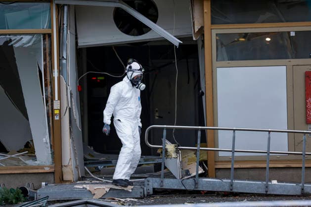 Explosion in Okern, Oslo Oslo 20261002 Forensic investigators have arrived and are working at the scene. Police evacuated an area and established a security perimeter around the building following a possible explosion in Okern, Oslo. Photo: Hanna Johre, NTB, Oslo, Norway 1DNzlfzly3E EDITORIAL USE ONLY Ref BNC1DNzlfzly3E jpg  Copyright: xHannaxJohrex xNTBx