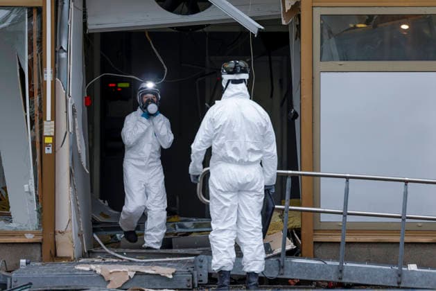 Explosion in Okern, Oslo Oslo 20261002 Forensic technicians have arrived and are working at the scene. Police evacuated an area and established a security perimeter around the building following a possible explosion in Okern, Oslo. Photo: Hanna Johre, NTB, Oslo, Norway tImNsMLV6 4 EDITORIAL USE ONLY Ref BNCtImNsMLV6 4 jpg  Copyright: xHannaxJohrex xNTBx