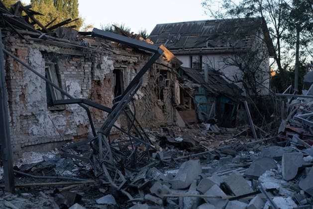 Guided bombs strike residential area in Kharkiv KHARKIV, UKRAINE - OCTOBER 2: A residential area is heavily damaged after two guided bombs strike the city of Kharkiv, Ukraine, killing two people and injuring more than 30 others, on October 2, 2026. Damaged houses, vehicles, buildings and debris are seen at the scene following the attack, while more than 20 houses are affected. Carlo Bravo Anadolu Kharkivs ka Oblast Ukraine. Editorial use only. Please get in touch for any other usage.  Copyright: x2026xAnadoluxCarloxBravox