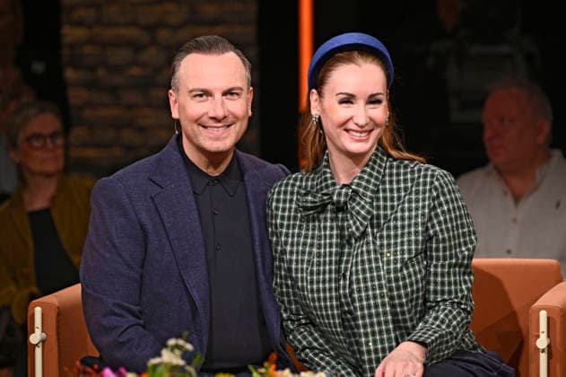 Tim Raue with his wife Katharina Raue during the taping of the RB talk show 3nach9 at Radio Bremen s Studio Bremen, October 2, 2026 Foto:xC.xNiehausx xFuturexImagex 3nach9_6006