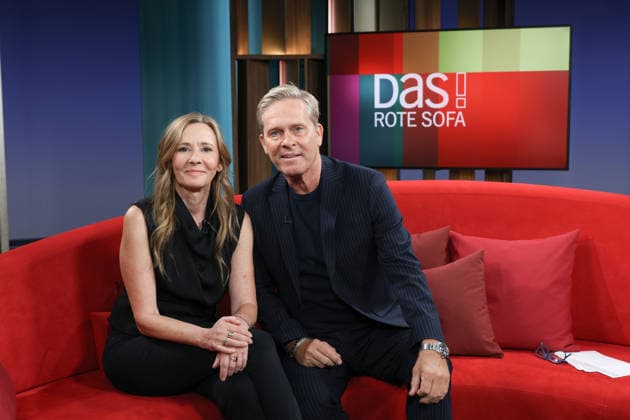 DAS Talk on NDR TV Channel 3: Wulf Andrea Wulf, historian and author, with host Hinnerk Baumgarten on the TV show *DAS Rote Sofa*, a live talk show produced by Norddeutscher Rundfunk, Photo op on October 2, 2026, at the NDR television studio in Hamburg-Lokstedt